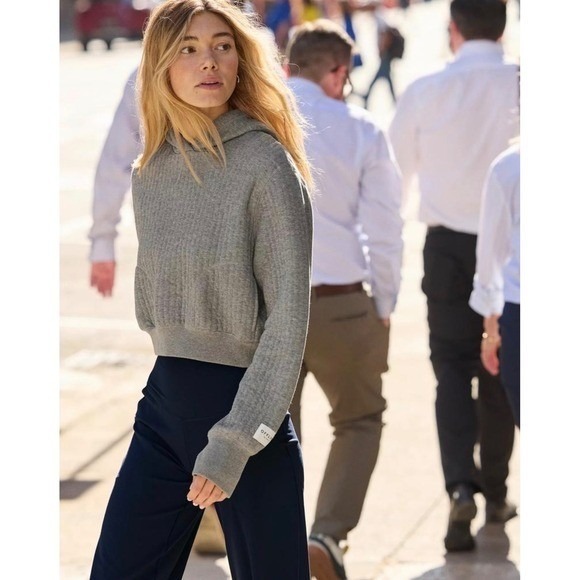 NWT Offline by Aerie Coffee Run Cropped Hoodie Quilted‎ Gray XS - Picture 11 of 13
